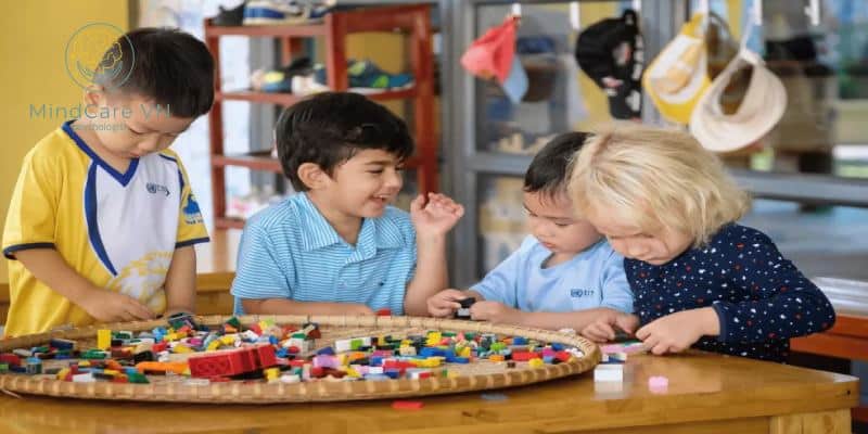 Giao tiếp xã hội giúp trẻ phát triển tốt hơn